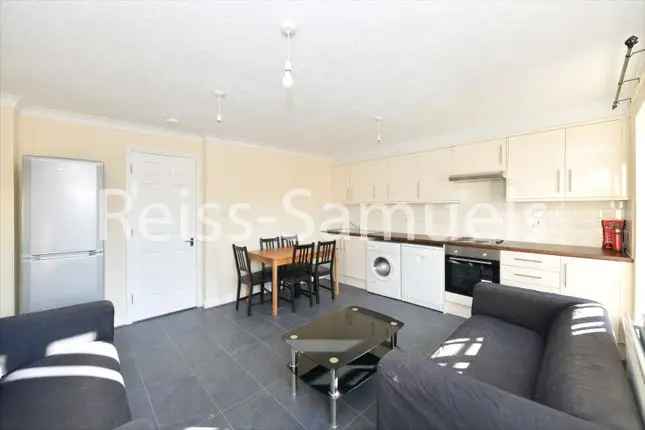 Townhouse for Rent in Cahir Street Isle of Dogs London E14