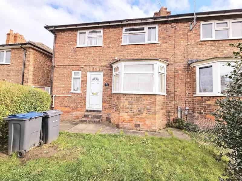 3 Bedroom End Terrace House Auction