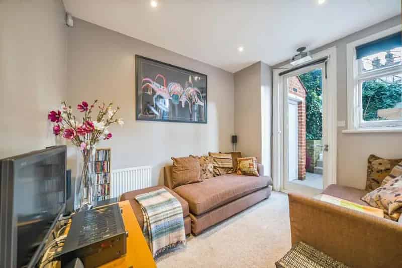 Six Bedroom Edwardian Home Thorpes Conservation Area