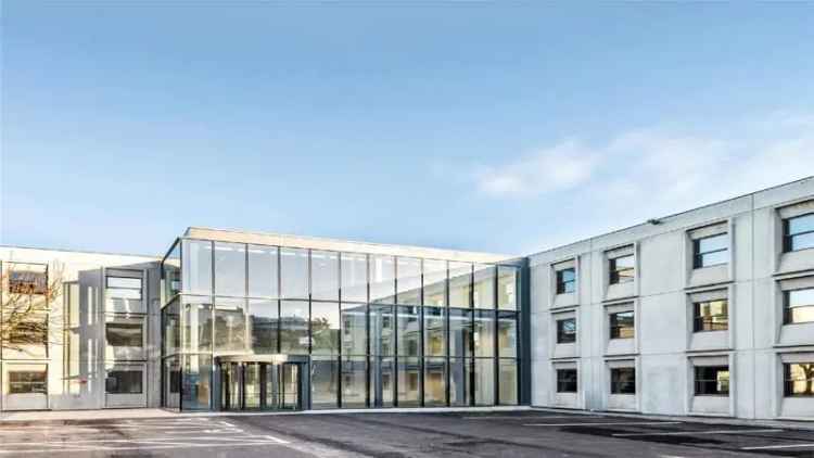 Refurbished City Centre Office Accommodation