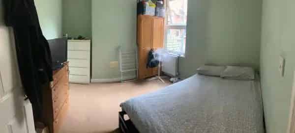 Family Friendly Home Near Parks Schools and Transport