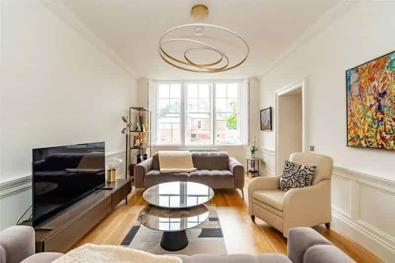 2 Bedroom Apartment for Sale in Edinburgh