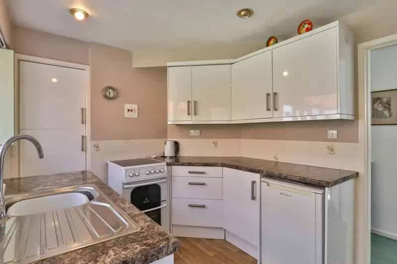 3 Bedroom Bungalow For Sale