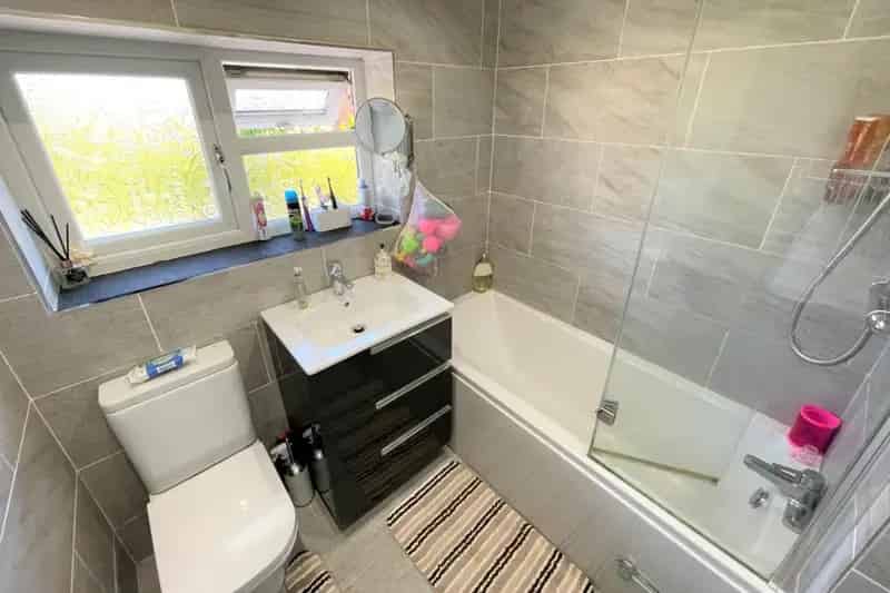 3 Bedroom House To Let Extended Semi Detached Family Home