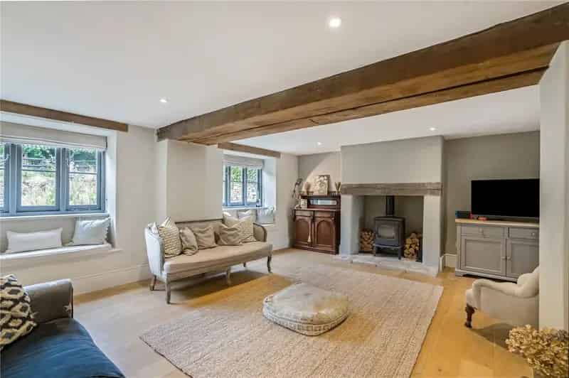 5 Bedroom Cotswold Stone Cottage Stunning Valley Views