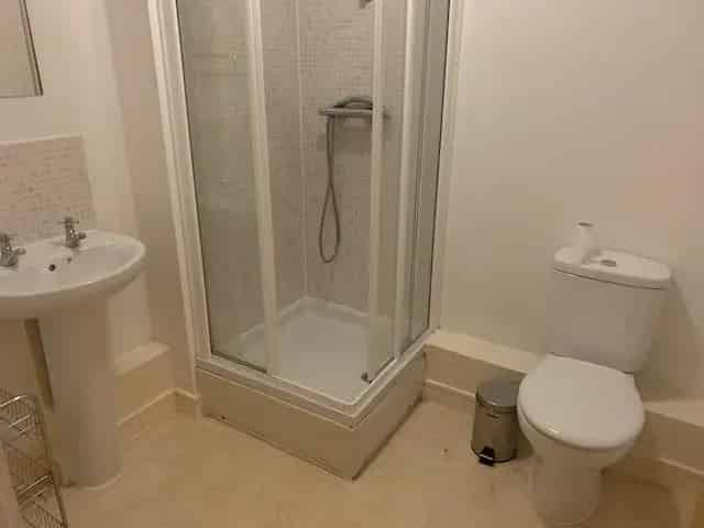 2 Bed Cardiff Bay Apartment  Secure Parking Furnished