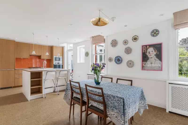 2 bedroom Flat
 For Sale