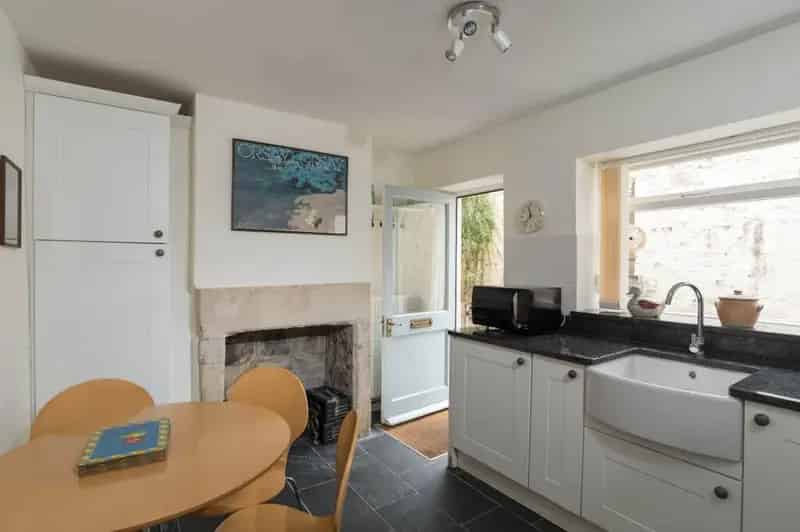 2 Bedroom House in Bath with Panoramic Views