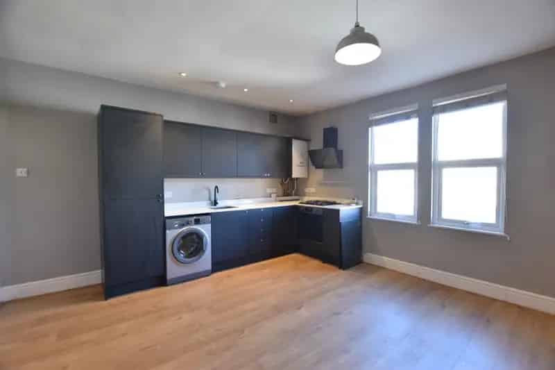 2 Bedroom Flat to Let in Bedminster