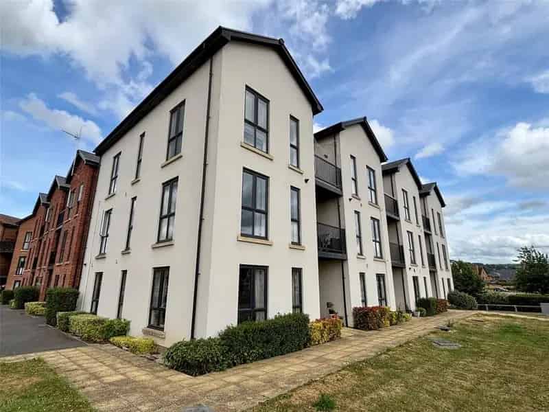 2 bedroom apartment for sale