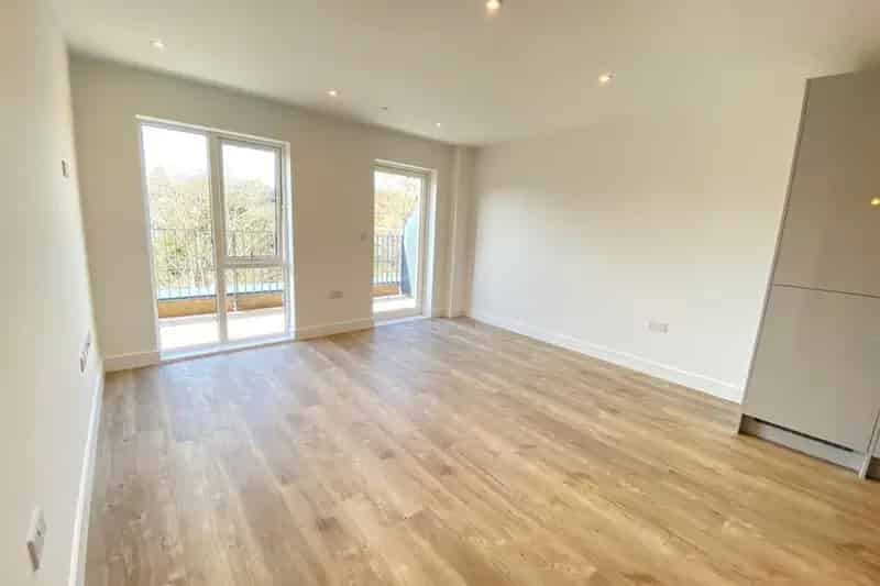 2 Double Bedroom Apartment Hemel Hempstead Town Centre Zero Deposit Available