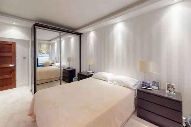 Flat for sale in Portman Square, London W1H