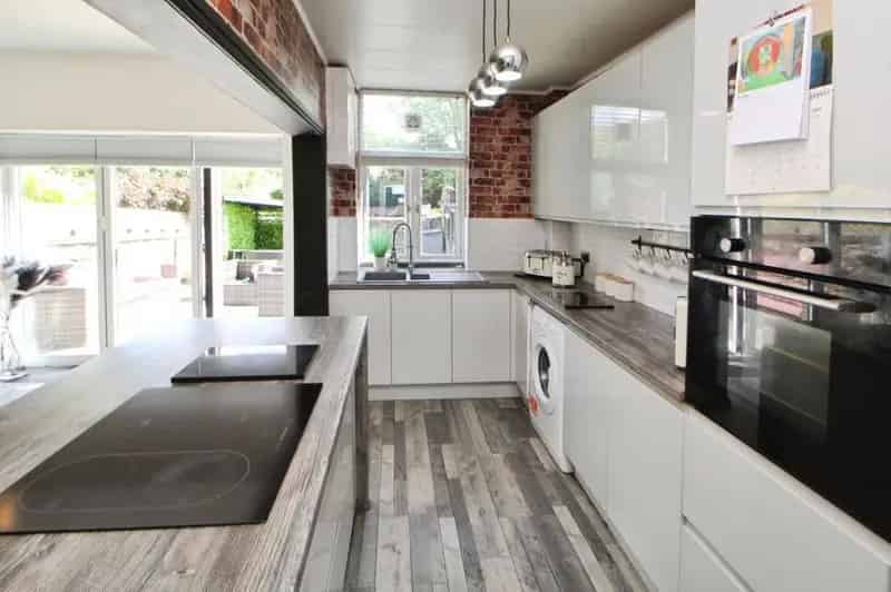 4 Bedroom Mid Terrace House for Sale Gamesley Derbyshire