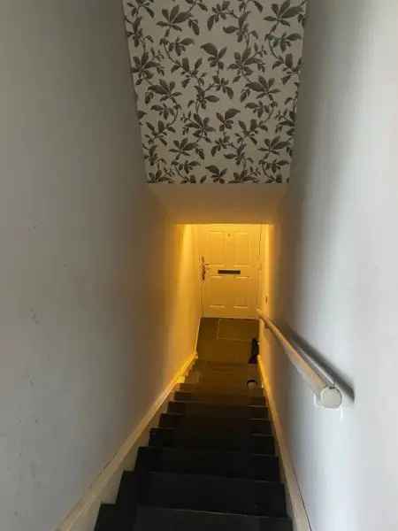 Flat For Rent in Surrey Heath, England