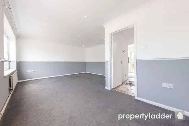 3 Bed Semi-Detached House for Sale