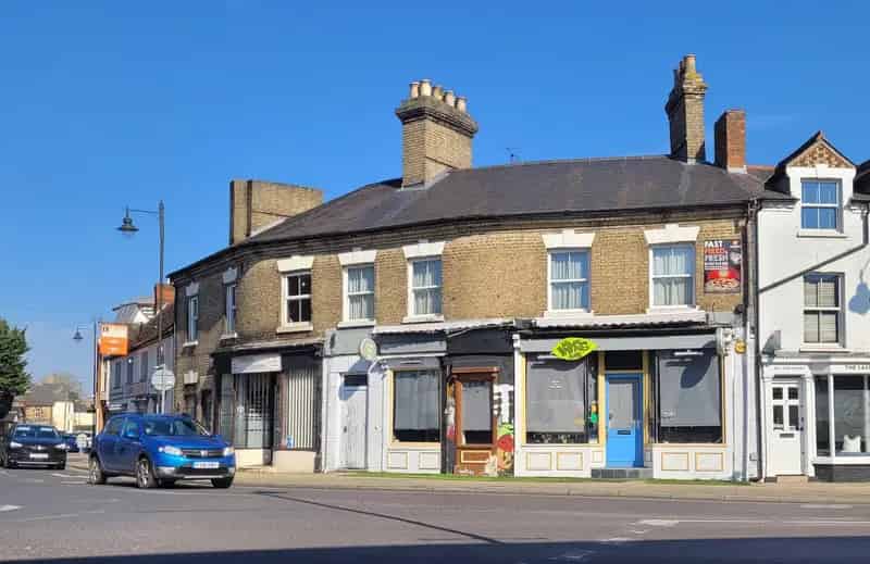 Retail Unit 515 sq ft with Cellar and Side Access