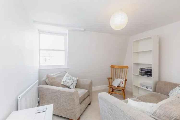 2 Bedroom Georgian Apartment Near Bath Spa Station