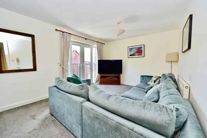2 Bedroom Flat for Sale in Sheffield S8