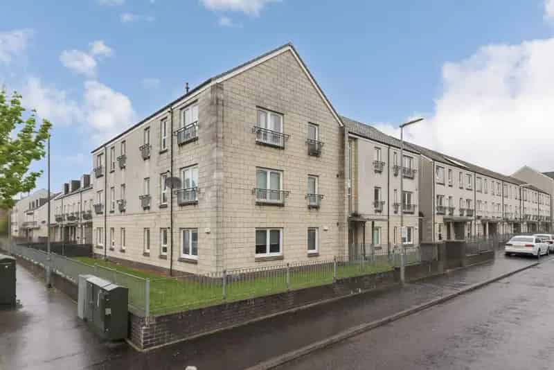 2 Bedroom Flat for Sale in Belvidere Gate Glasgow