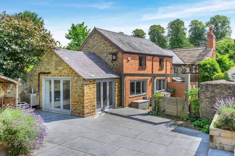 4 Bedroom Detached House Banbury Road Litchborough