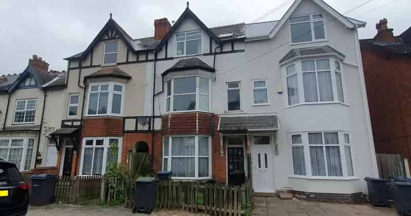 5 Bedroom Apartment Block for Sale