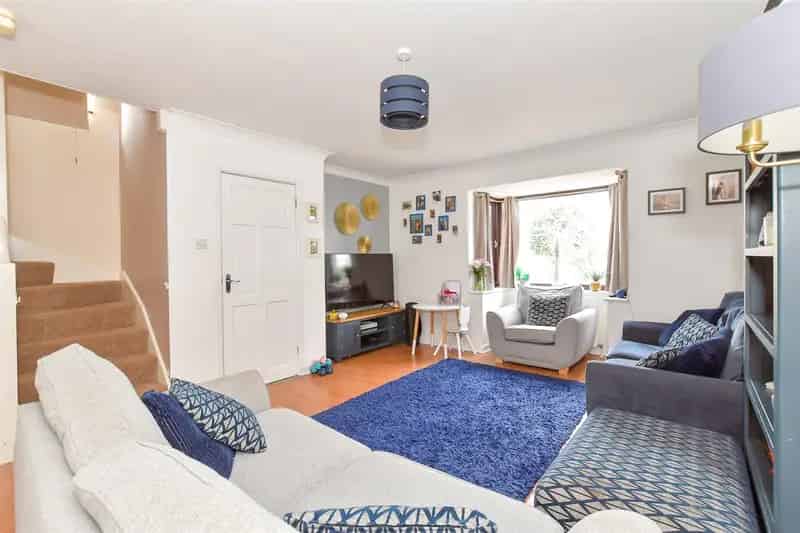 3 Bedroom Semi-Detached House For Sale Near Seafront