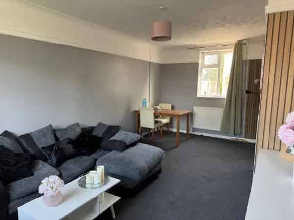 Large 2 Bed Semi Detached House With Driveway and Large Garden