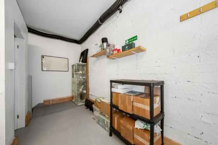 Greenwich High Road Commercial Building For Sale