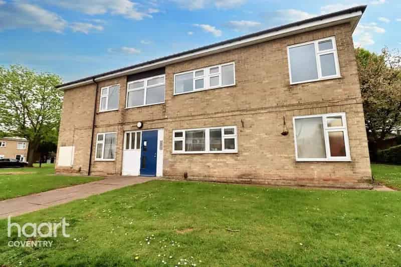 1 Bedroom Flat for Sale - Turnkey Property with Parking