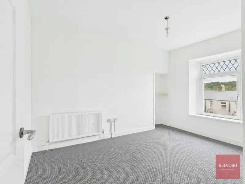 Three Bedroom House Near City Centre - Freehold