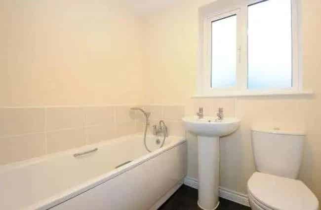 2 bed flat for sale