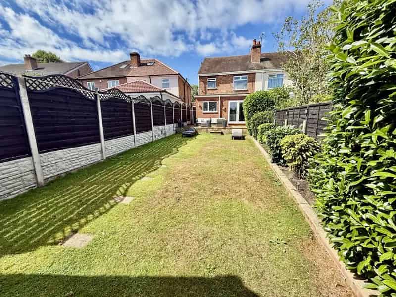 3 Bedroom Semi-Detached House to Rent