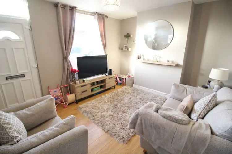 2 Bedroom Mid Terrace House for Sale Bulkington