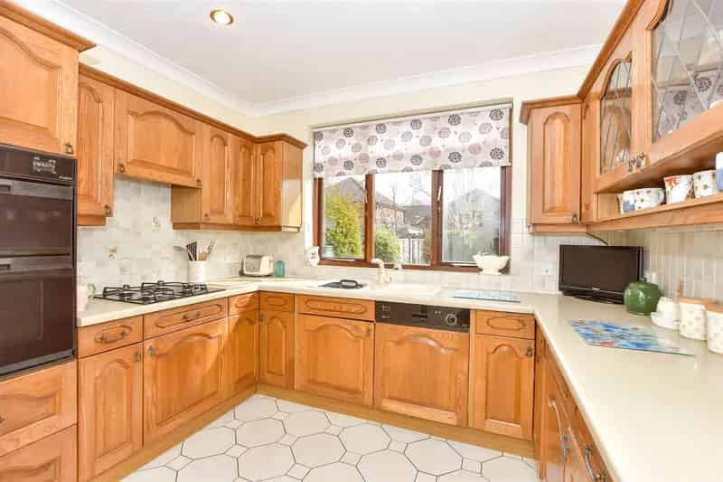 2 Bedroom Detached Bungalow for Sale Southbourne