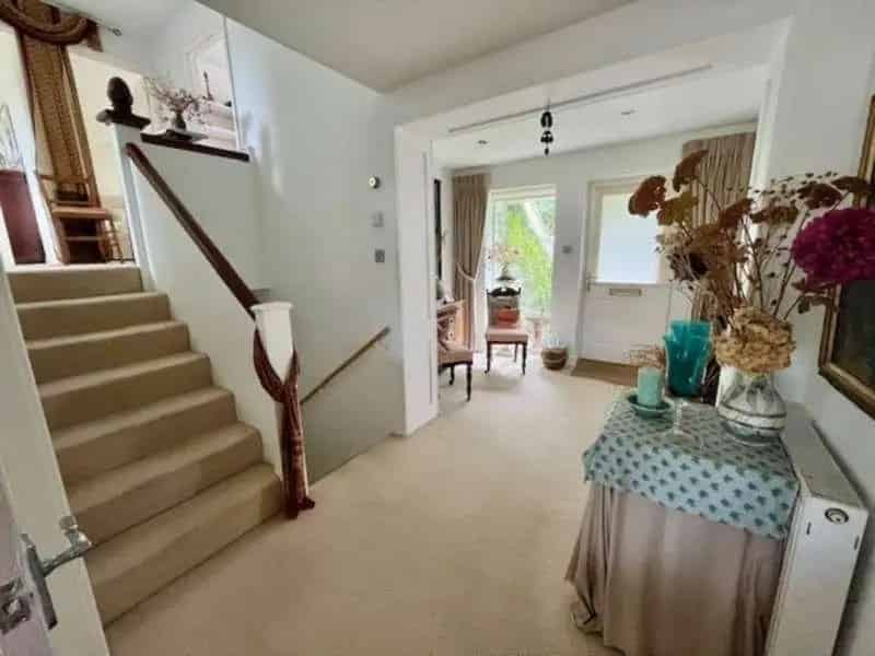 4 bed house for sale