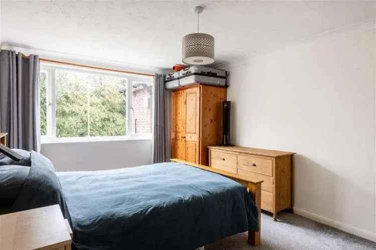 2 Bed Flat for Sale Haywards Heath - Spacious Maisonette Near Station