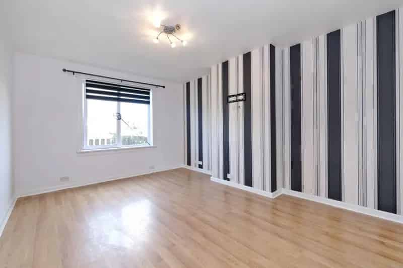 3 Bedroom Ground Floor Flat Bucksburn Exclusive Driveway Large Garden