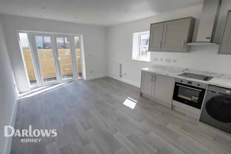 1 Bedroom Flat for Sale - Refurbished Ground Floor Apartment