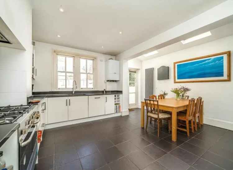 Five Double Bedroom Freehold Home Near Clapham Common