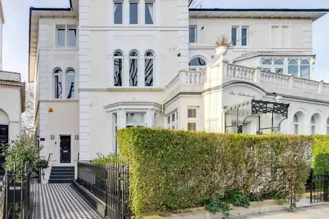 4 Bedroom House for Sale in Little Venice London