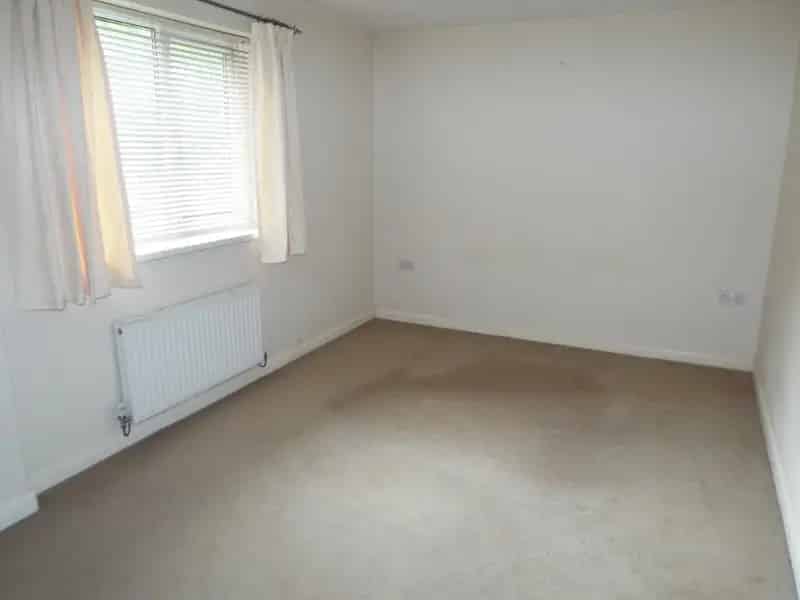 2 Bedroom Apartment Acocks Green Near Shops and Station