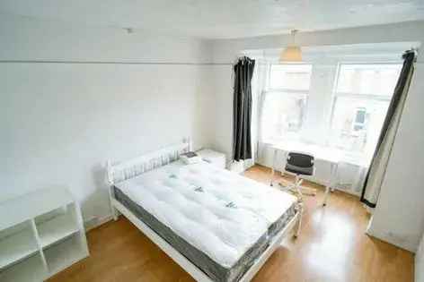 4 Bedroom Student House Southampton Available July 2025