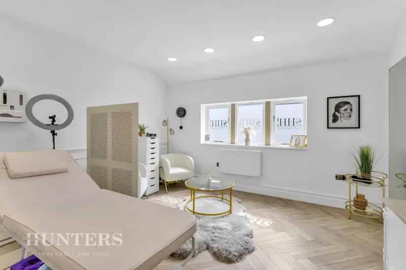 2 Bed Duplex Apartment with Commercial Unit For Sale