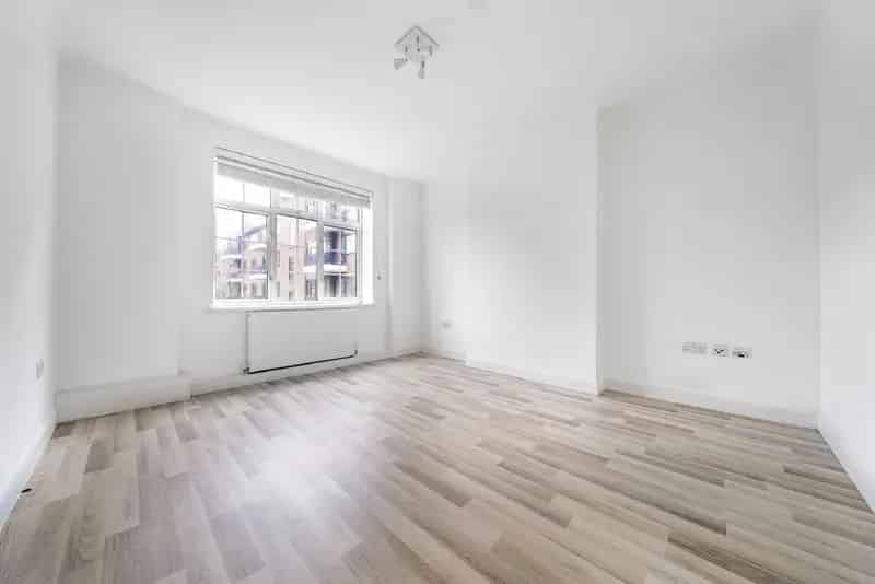 Flat For Sale , London, England