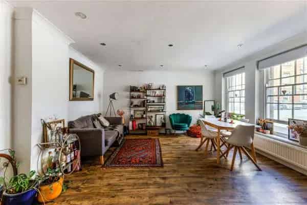 Stunning 3-Storey House in London - 1144 sq ft