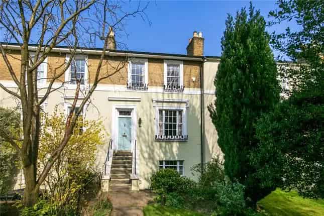 4 5 Bedroom Family Home for Sale in Twickenham