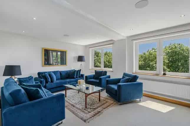 3-Bedroom Apartment Piccadilly London Green Park Views