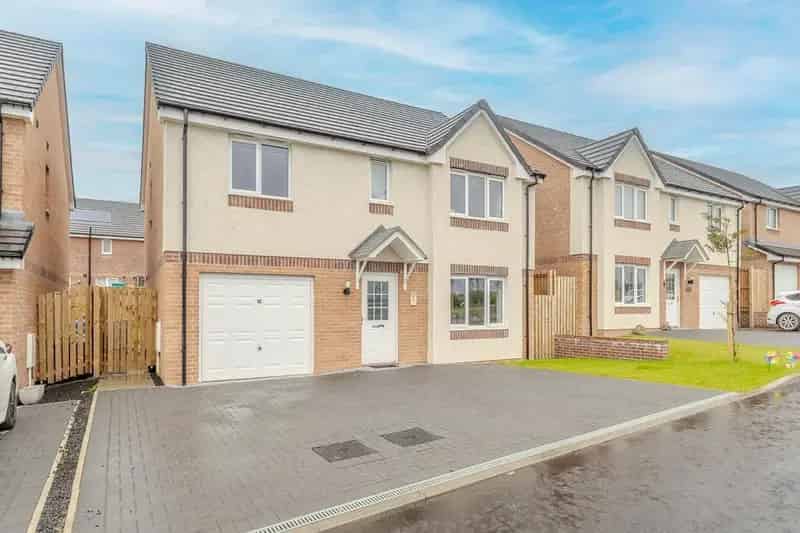 4 Bedroom Detached Villa For Sale