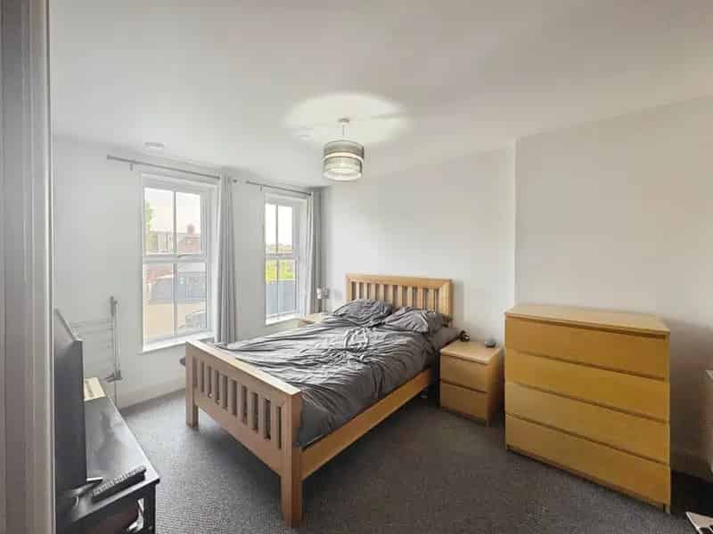 2 bedroom flat