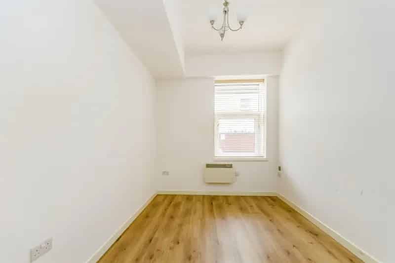 Modern 2-Bed Apartment near Southampton Central Station - Zero Deposit Guarantee